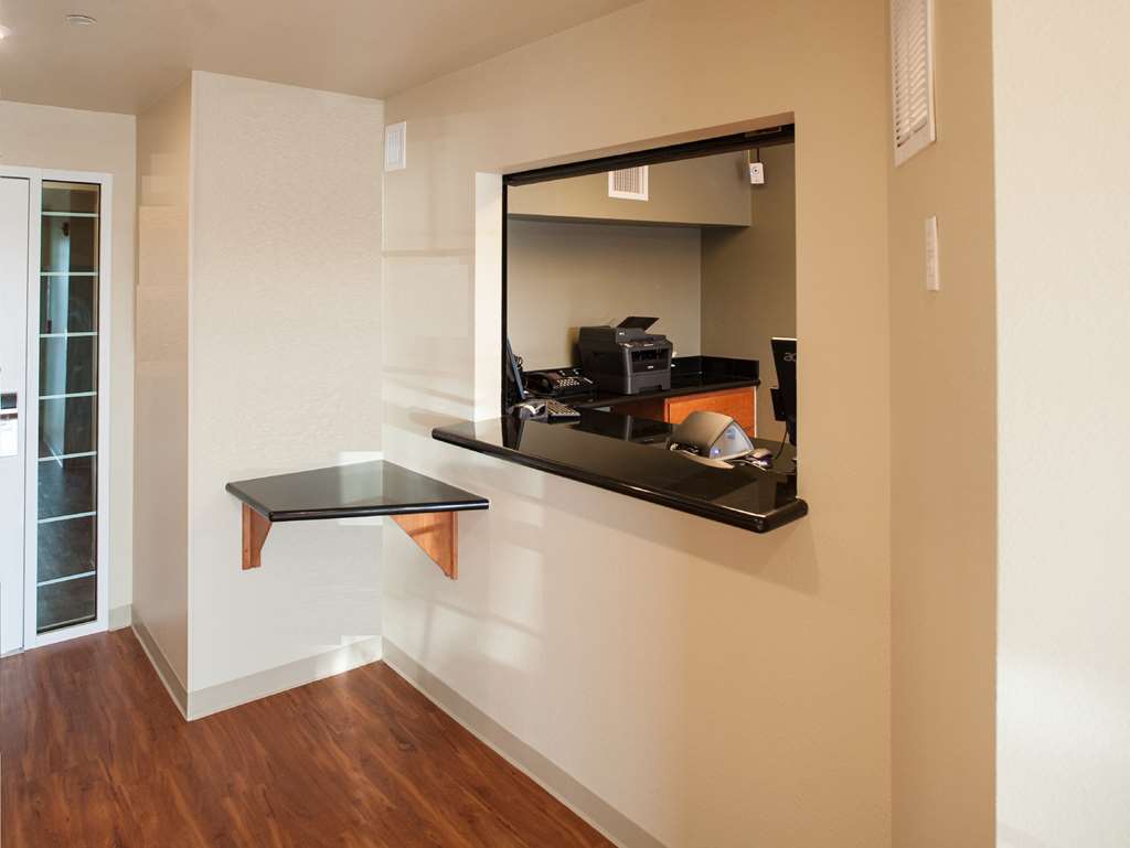Woodspring Suites Augusta Riverwatch Интерьер фото